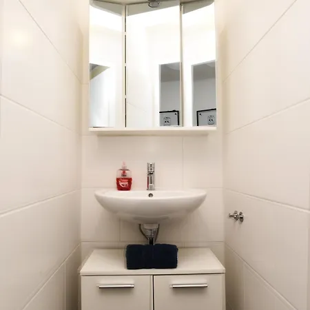 Flataid Cityapart Lendplatz Neubaugasse شقة